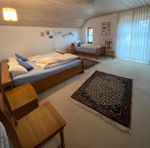 Katil atau katil-katil dalam bilik di Landhaus in Pförring