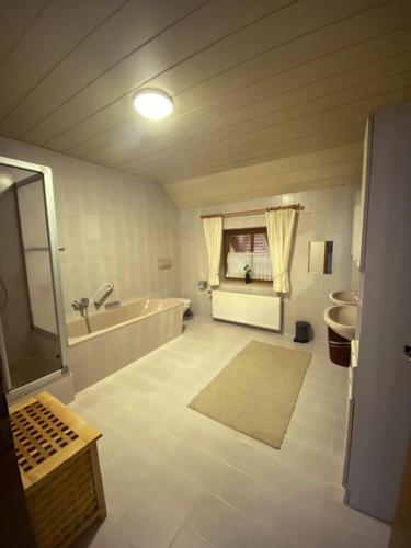 Bilik mandi di Landhaus in Pförring