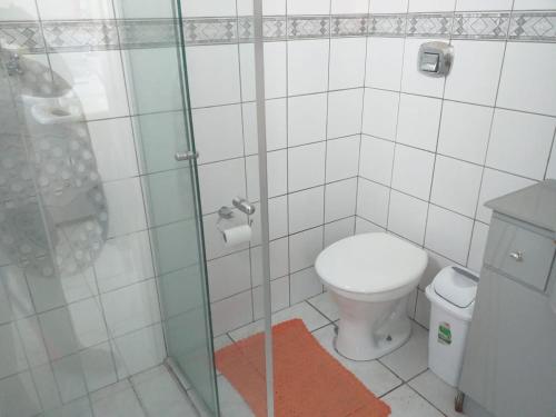 Bilik mandi di Apartamento em Imbituba, praia da Vila
