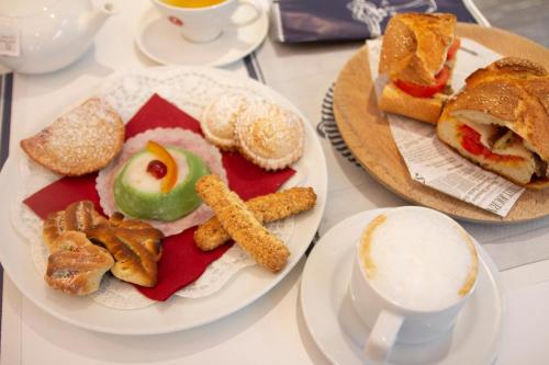 Đồ ăn tại/gần khách sạn