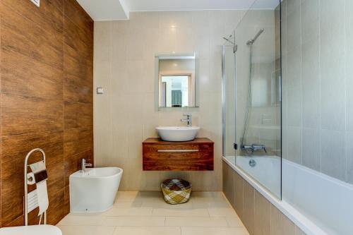 One Bedroom Apartment in Albur Village 1R
