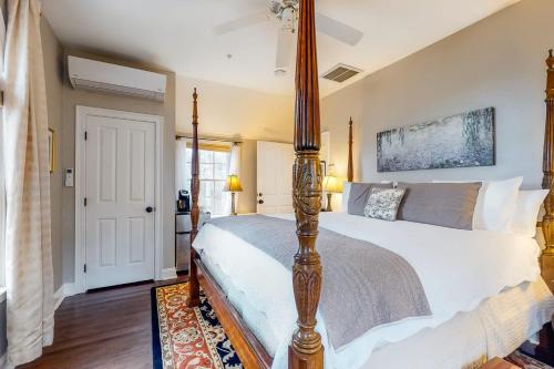 Katil atau katil-katil dalam bilik di Brewster by the Sea Inn