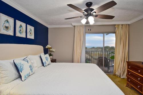 Gallery image of Direct Beachfront Delight in Siesta Key