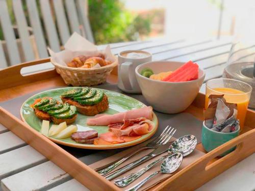 Makanan di atau berdekatan apartmen