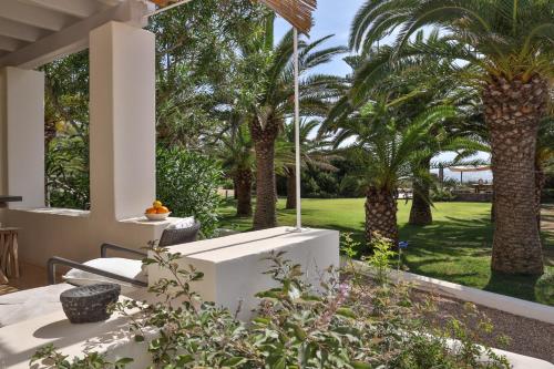 Taman di luar Talaya Formentera