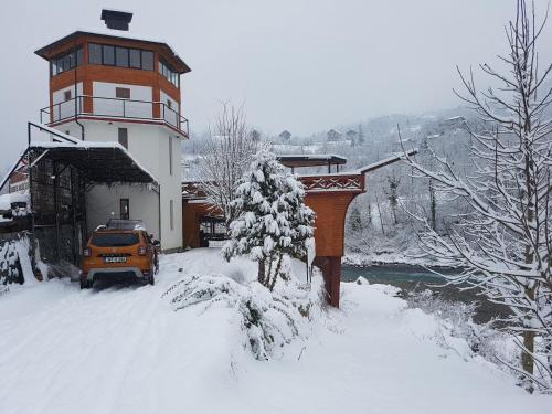 Winter house in Noah's Ark v zimě