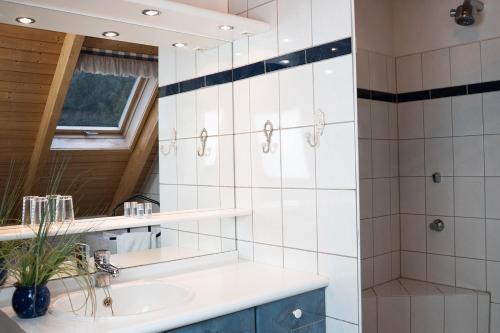 Phòng tắm tại Reihenmittelhaus mit Kamin