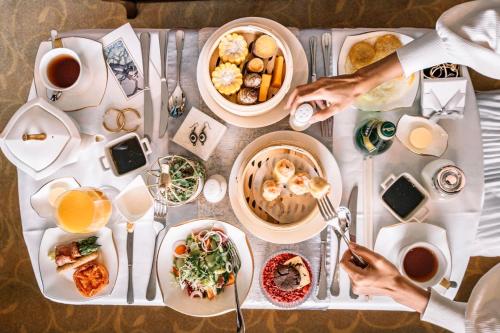 Makanan di atau berdekatan hotel