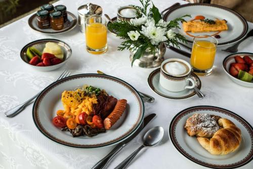 Еда / где поесть недалеко от курортного отеля