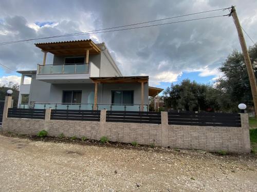 Gallery image of Michaelangelo Apartments in Nydri