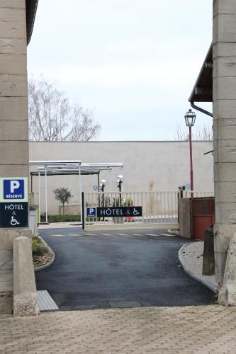 Φωτογραφία από το άλμπουμ του Logis Hostellerie Bressane σε Saint-Germain-du-Bois