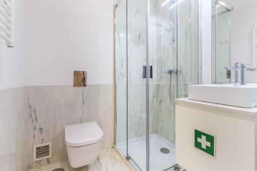 A bathroom at Benfica Prime Terrace by Homing