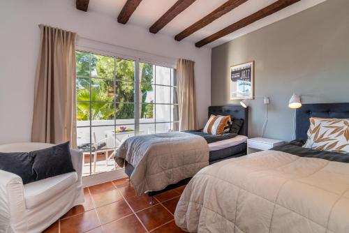 Postel nebo postele na pokoji v ubytování Newly renovated 3 bedroom apt next to Puerto Banús