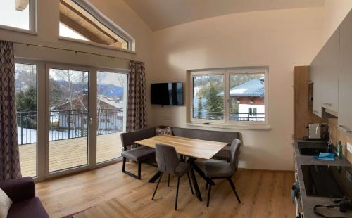 Kuchyňa alebo kuchynka v ubytovaní Appartements Blumenwiese