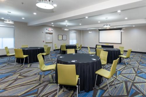 Holiday Inn Express Arlington Interstate 20 Parks Mall, an IHG Hotel Image