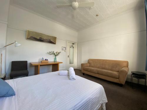 Gallery image of Newcastle Hotel in Newcastle