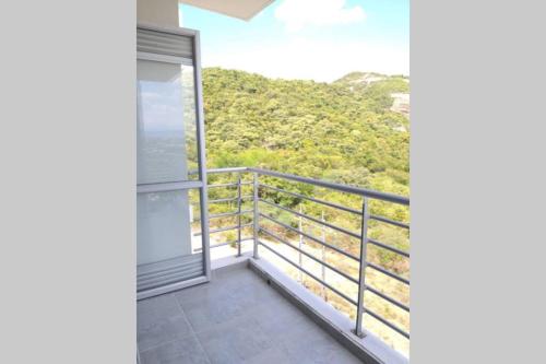 Un balcón o terraza de ¡Un espacio para tu descanso!