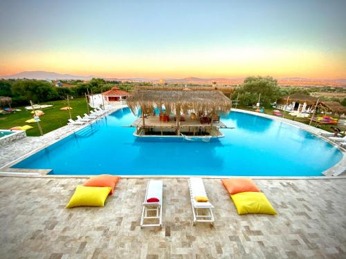 Πισίνα στο ή κοντά στο Alaçatı Barbarossa Hotel