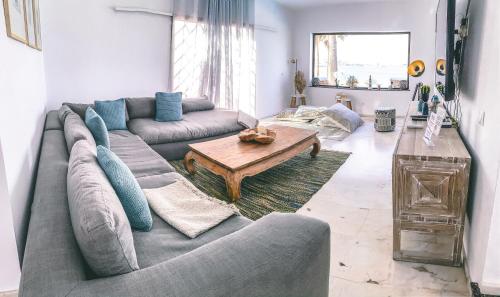 Villa Los Flamencos by Veaco- Beachfront & pool