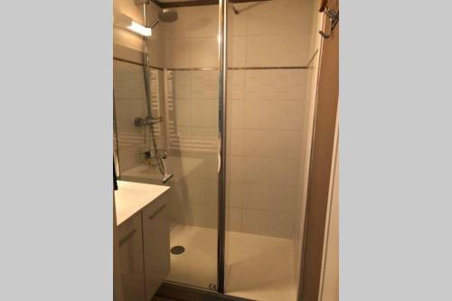 Koupelna v ubytování 250 m des plages - Jardin - WIFI - Velos -