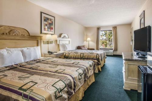 Gallery image of Rodeway Inn & Suites in Dublin