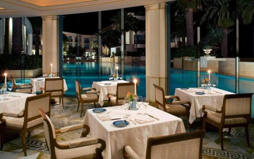 La pileta dentro o cerca de Imperial Hotel Gold Coast