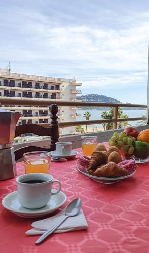 RNET - RHC 3410 Roses Holiday Center