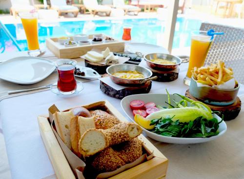 Jídlo v hotelu nebo okolí