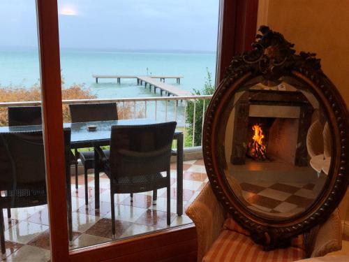 Galeri foto Lake Front Luxury Suites di Sirmione