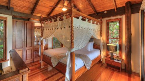 Poschodová posteľ alebo postele v izbe v ubytovaní Montville Misty View Cottages