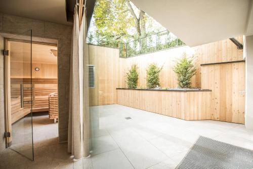 A bathroom at Dining & Living Alpenrose