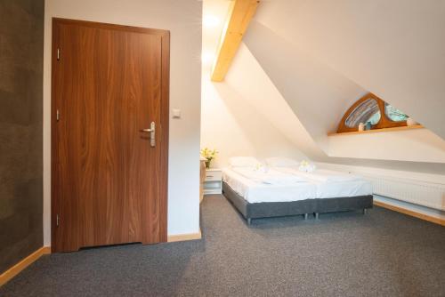 Billede fra billedgalleriet på NOCLEGI DREWNIANA CHAŁUPA i Kobyla Góra