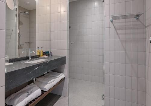 Kylpyhuone majoituspaikassa Solo Sokos Hotel Paviljonki