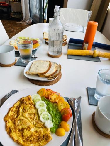 Φαγητό σε αυτό το διαμέρισμα ή κάπου εκεί κοντά