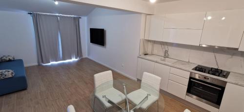 Gallery image of Apartmani Jolanda in Podgora