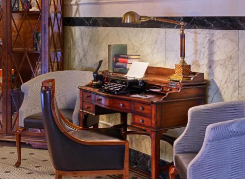 The Oxford Hotel Image