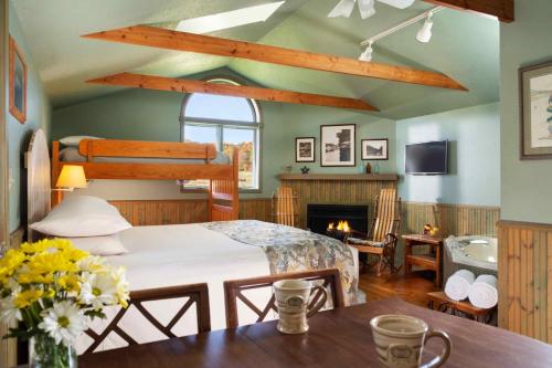 Postel nebo postele na pokoji v ubytování Justin Trails Resort