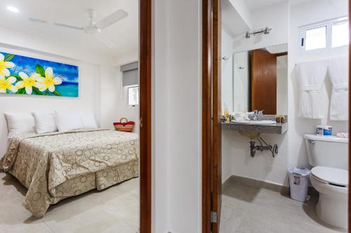 Un baño de Kaam Accommodations