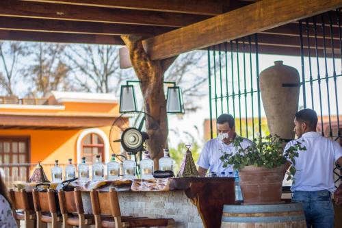 Гости Hotel & Hacienda La Caravedo