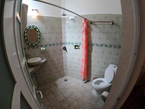 Phòng tắm tại Casa Lomas del Marinero Internet Starlink SIN GARAJE