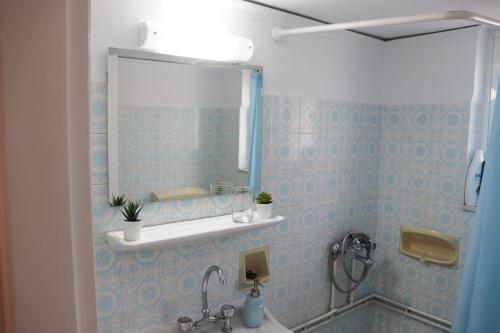 Koupelna v ubytování ☆Minimal 6 floor Apartment in the Center of Patras