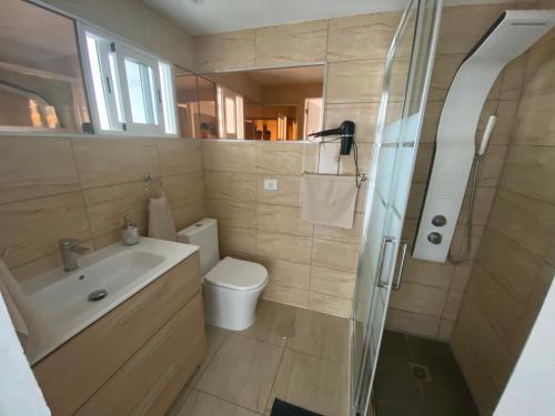 A bathroom at Top DUPLEX-DELUXE APPARTEMENT-ALBATROS