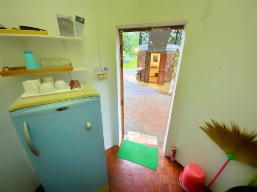 Kuchyň nebo kuchyňský kout v ubytování Hidden Treehouse in Khao Yai (8 PAX)