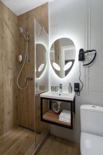 Koupelna v ubytování Baza Smart Hotel