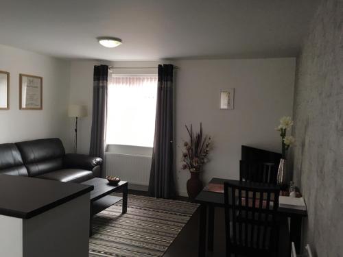 Gallery image of 17 Aspen Road in Rugby