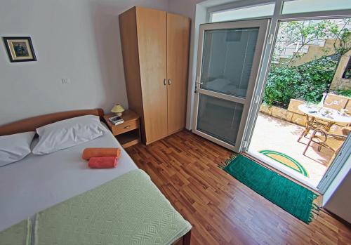 Posteľ alebo postele v izbe v ubytovaní Lora studio sea & OldTown view with parking