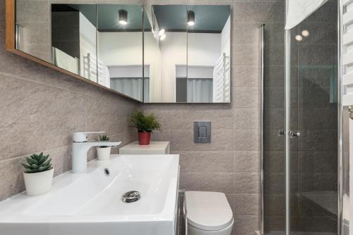 Ένα μπάνιο στο Piękna Apartament by Your Freedom