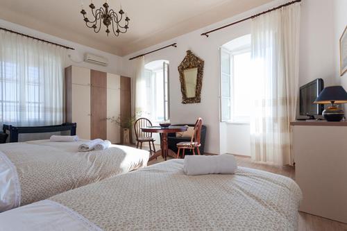 Solei with terrace OldTown and sea view