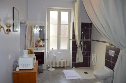 Ванна кімната в Chambre Charentaise