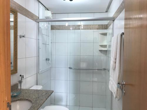 Ванная комната в Flat em Resort incrivel a 10 min da Esplanada, STF e PGR